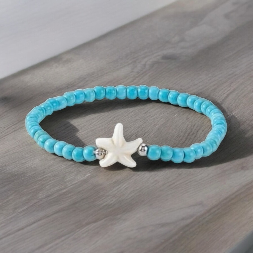 NWT Coastal Starfish Synthetic Beaded Stretch Bracelet